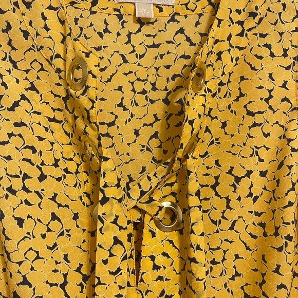 Michael Kors Sleeveless Yellow Top⭐️ - Picture 2 of 5